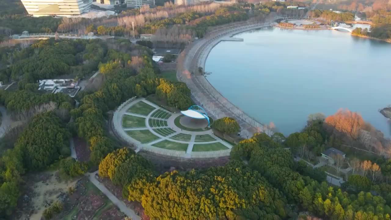 上海浦东新区世纪公园音乐台初春航拍视频素材