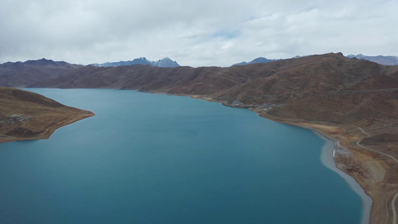 西藏山南浪卡子羊卓雍错 4K航拍视频视频素材