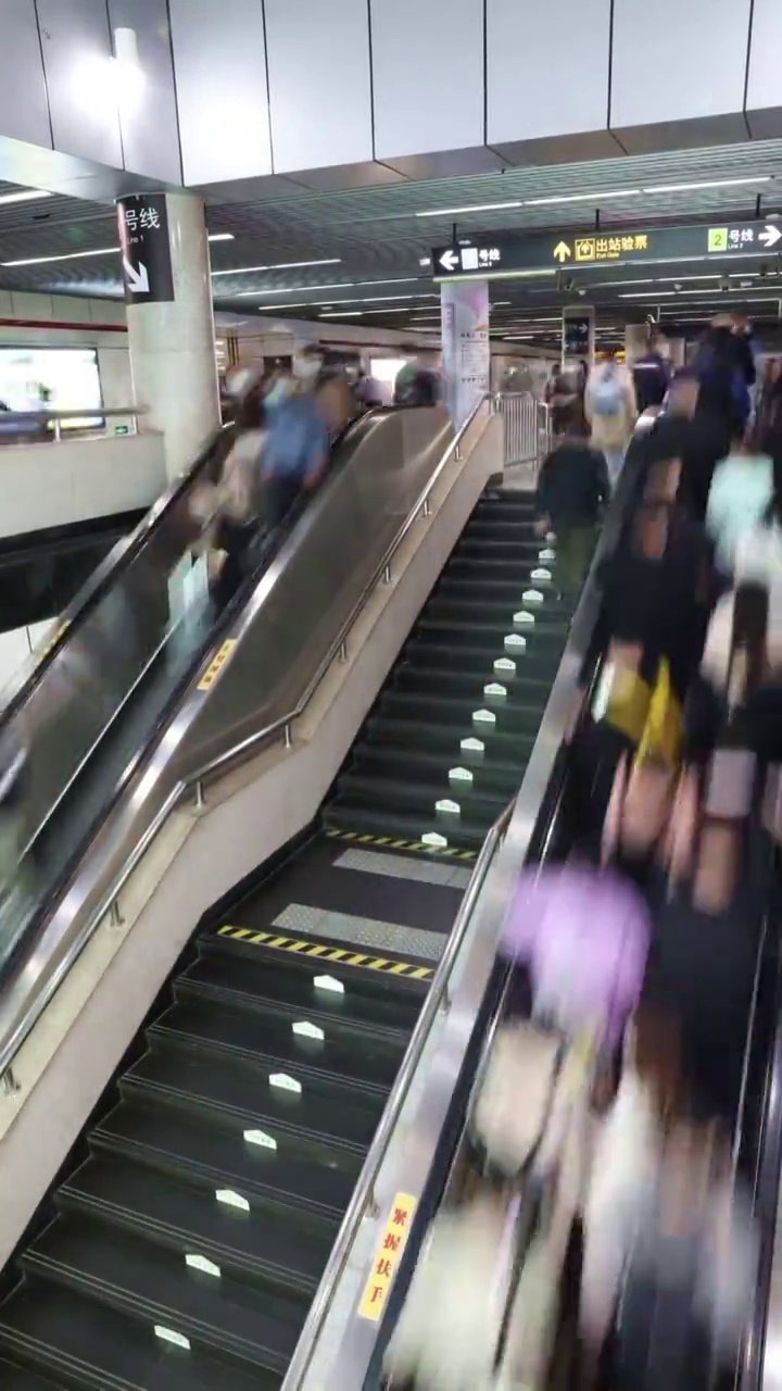 上海地铁站人流人群延时视频素材