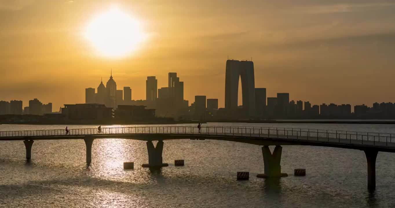 苏州园区金鸡湖的一场完美日落延时视频素材