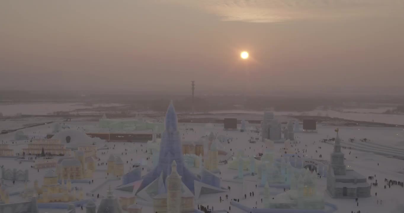 4K航拍哈尔滨冰雪大世界视频素材