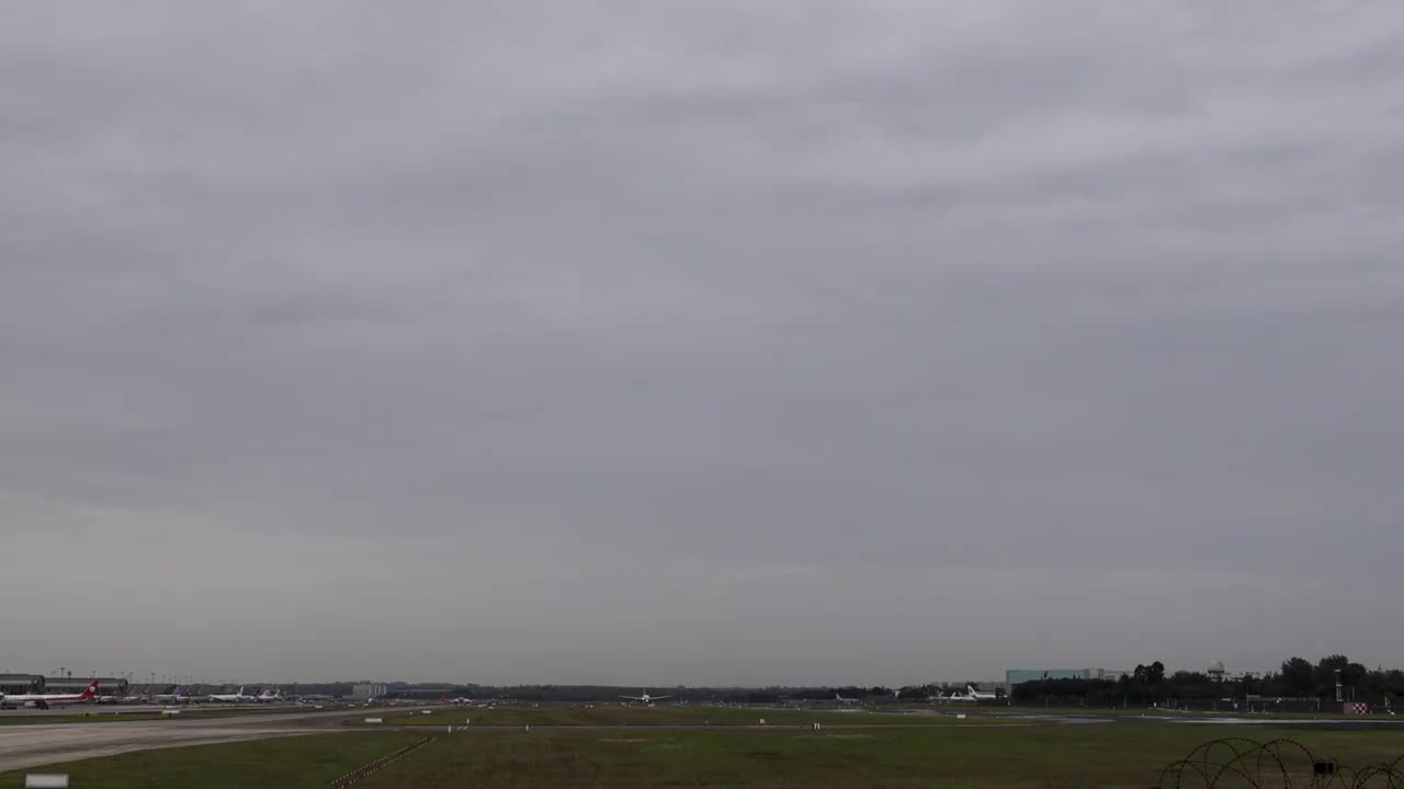 中国成都双流国际机场飞机起飞视频素材
