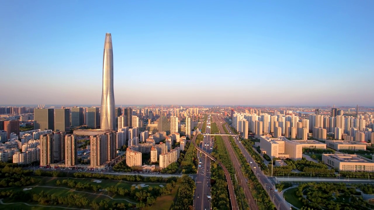 中国天津滨海新区周大福金融中心城市天际线航拍视频素材