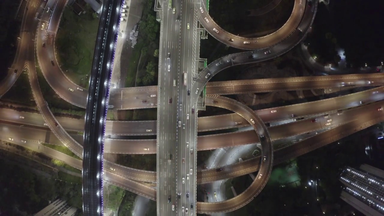 航拍夜色鹅公岩大桥视频素材