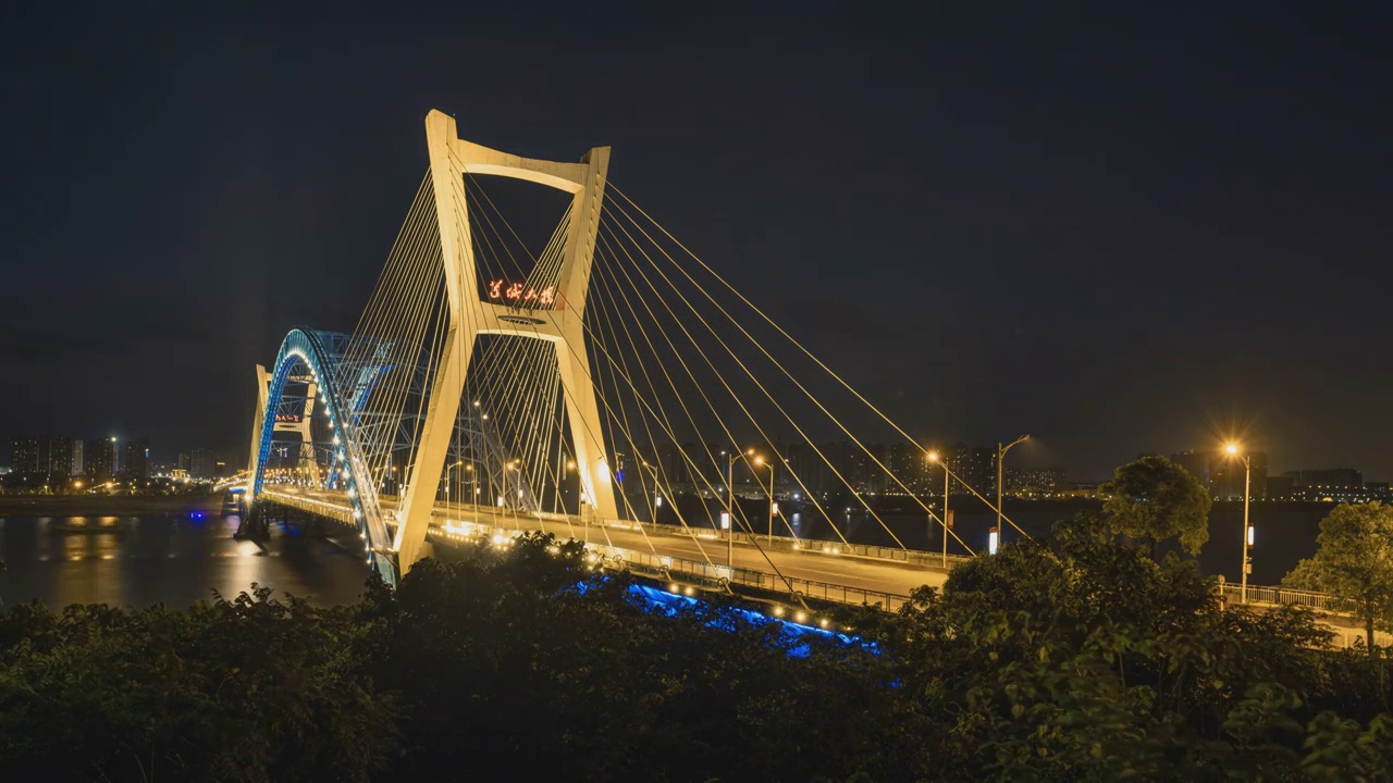 湘潭莲城大桥，车流，夕阳视频素材