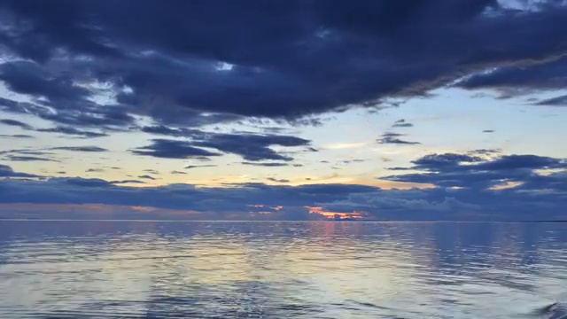 湖面的日落晚霞视频素材