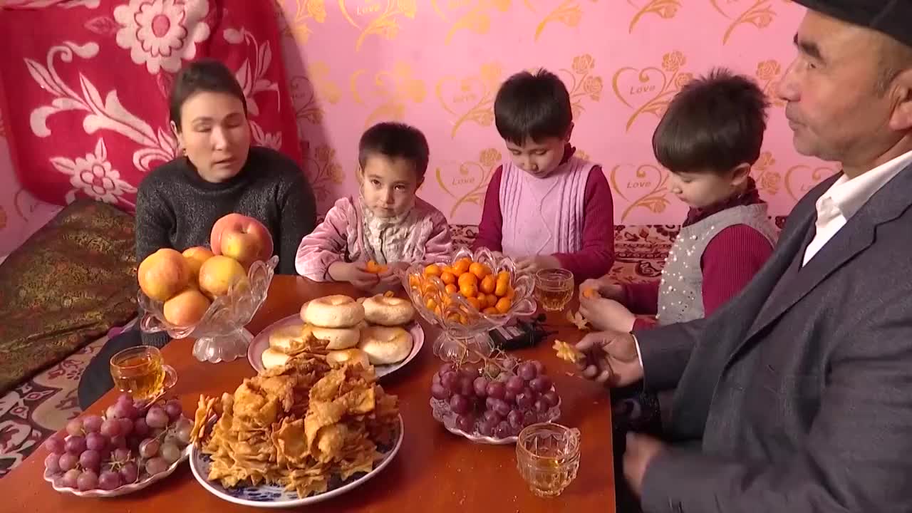 新疆维族人民生活场景视频素材