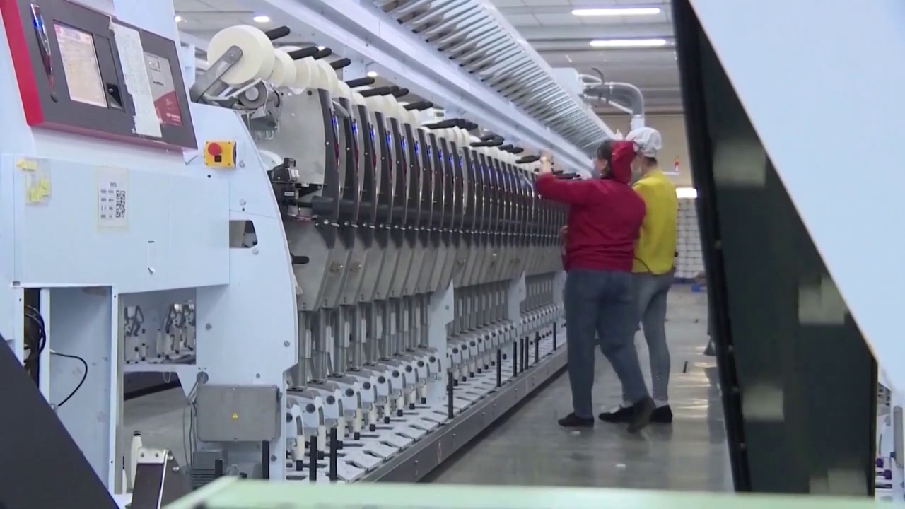 新疆棉纺织工厂内景视频素材