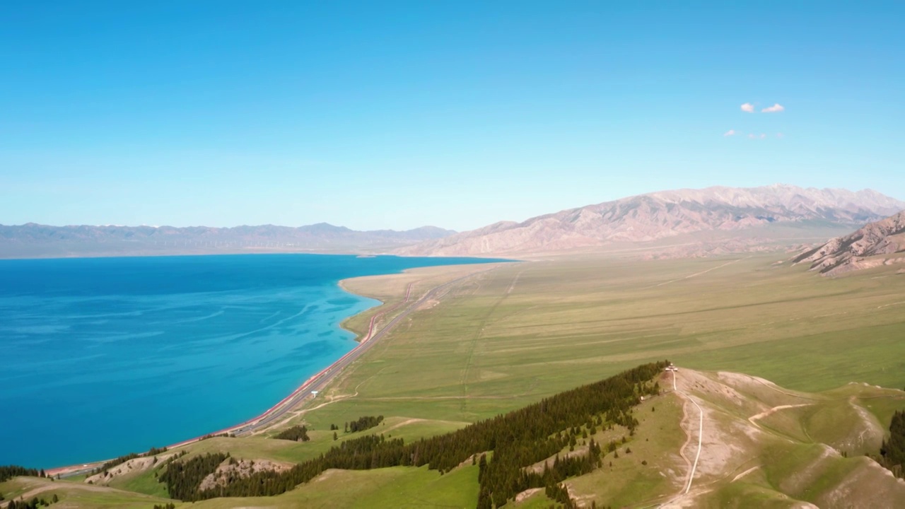 4K航拍中国新疆伊犁赛里木湖景区风光视频素材