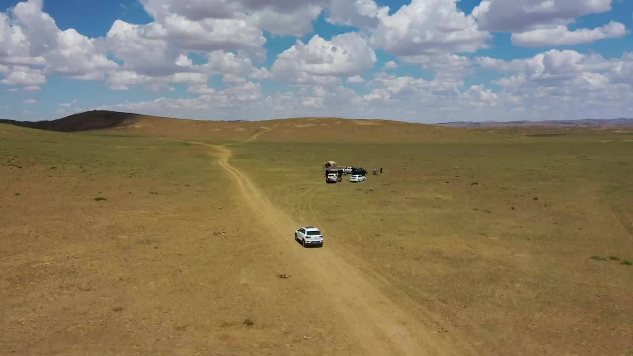 内蒙古草原跟车镜头航拍视频素材
