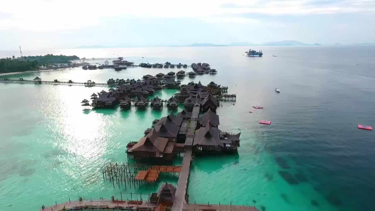 马来西亚沙巴州亚庇仙本那马布岛水屋航拍视频影片视频素材
