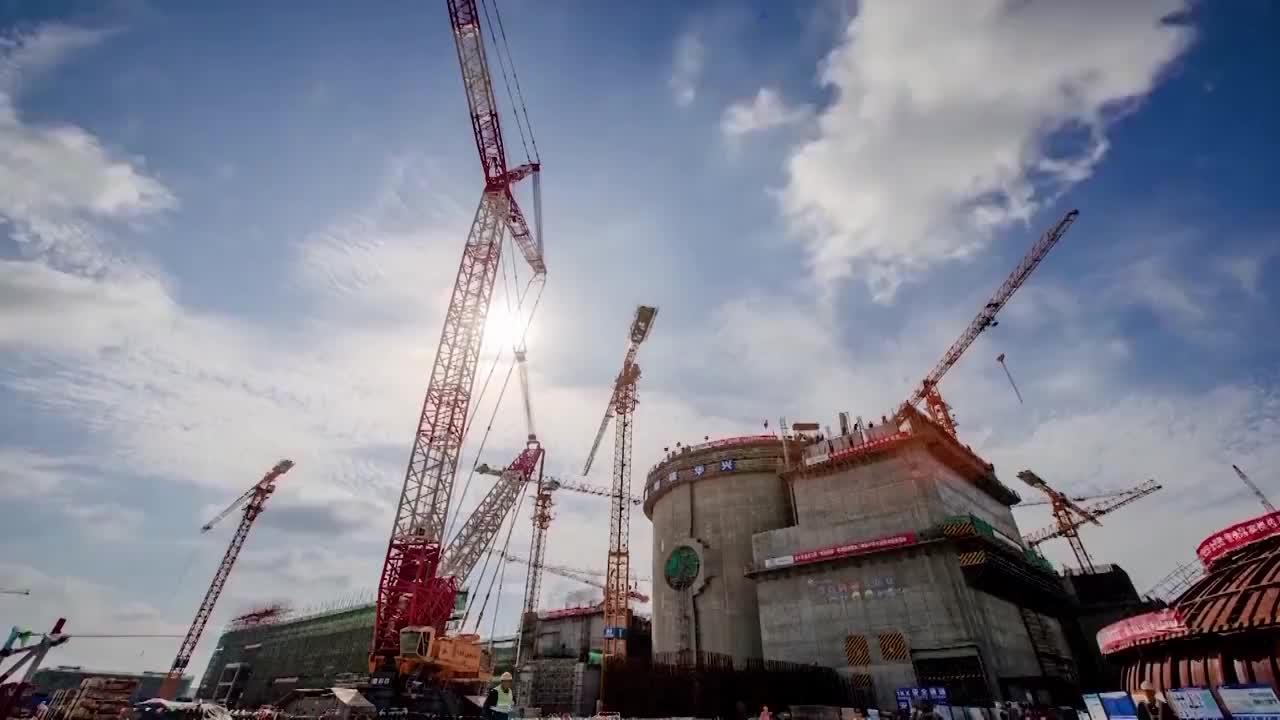 江苏省连云港市建设中的田湾核电站延时摄影视频素材