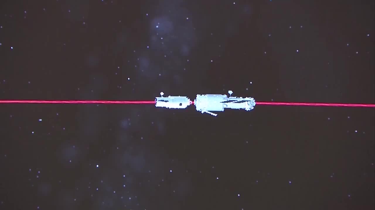 天舟二号与天和核心舱对接画面视频素材
