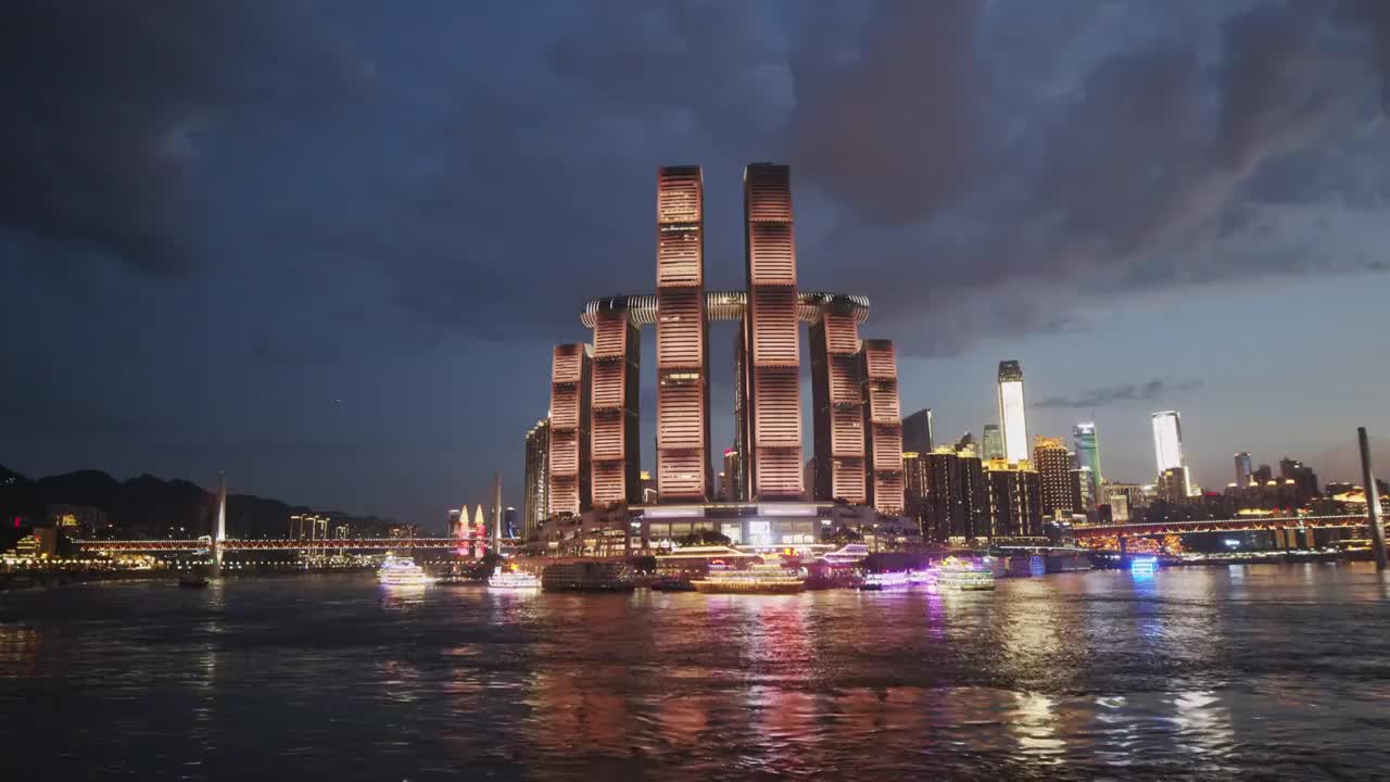 重庆朝天门来福士夜景之一视频素材