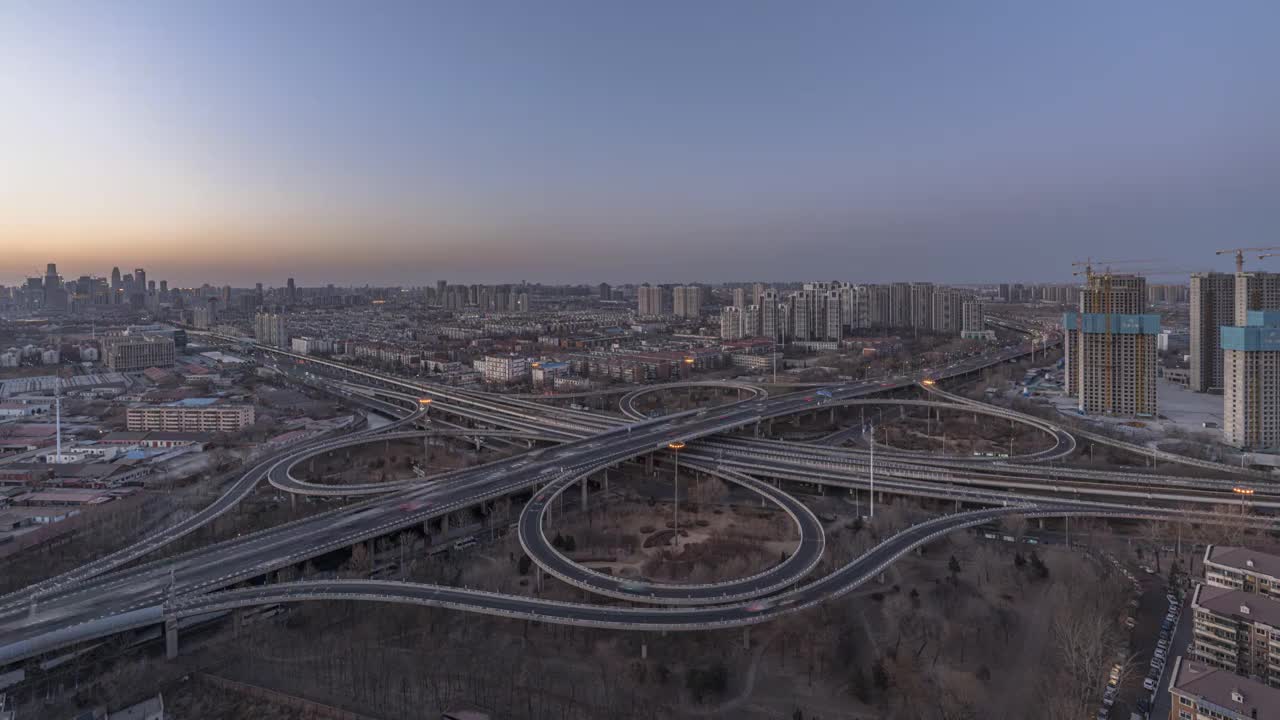 天津昆仑桥日转夜延时8K视频素材