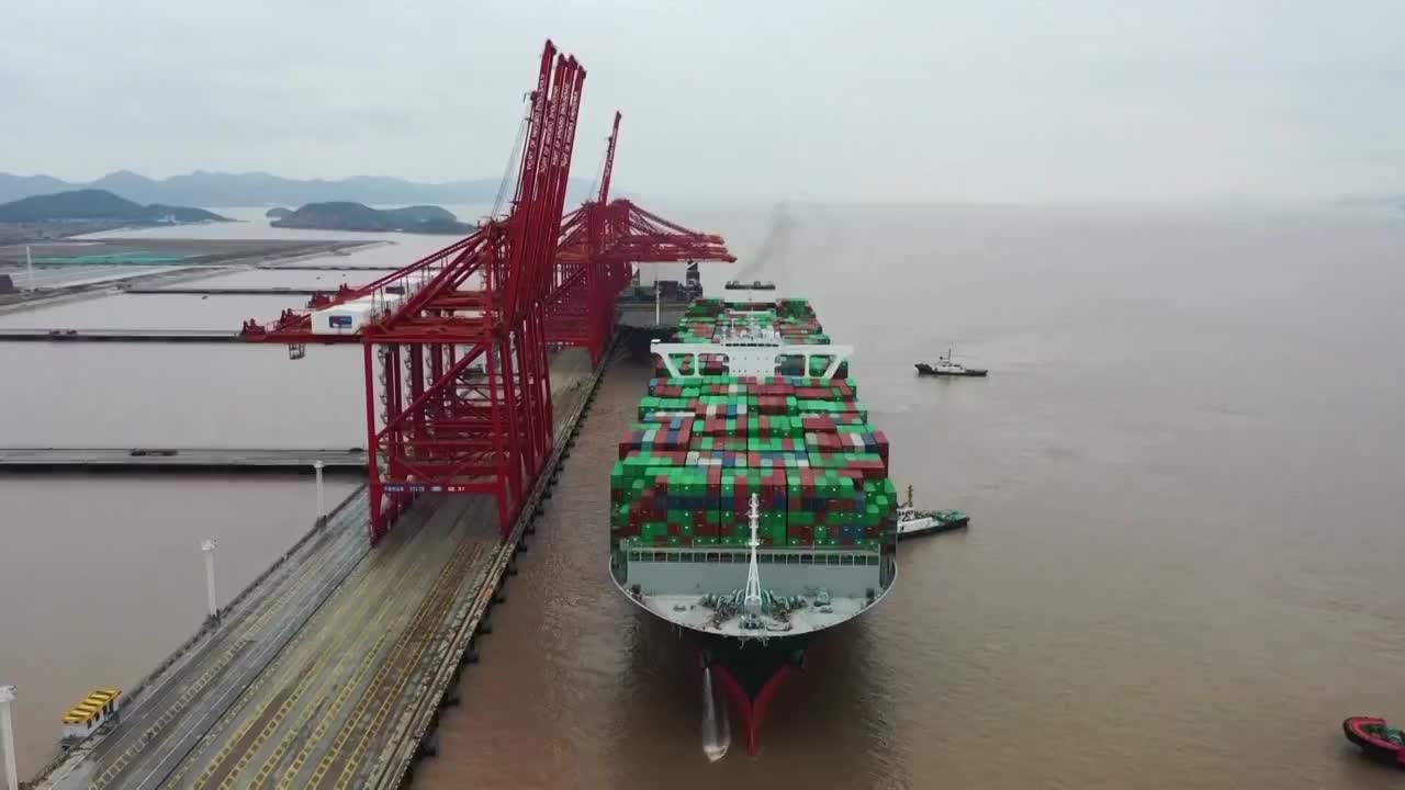 浙江省宁波市港口货船航拍视频素材