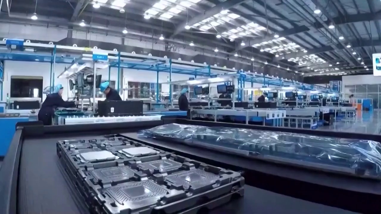中国的各种机器、生产线和工人视频素材