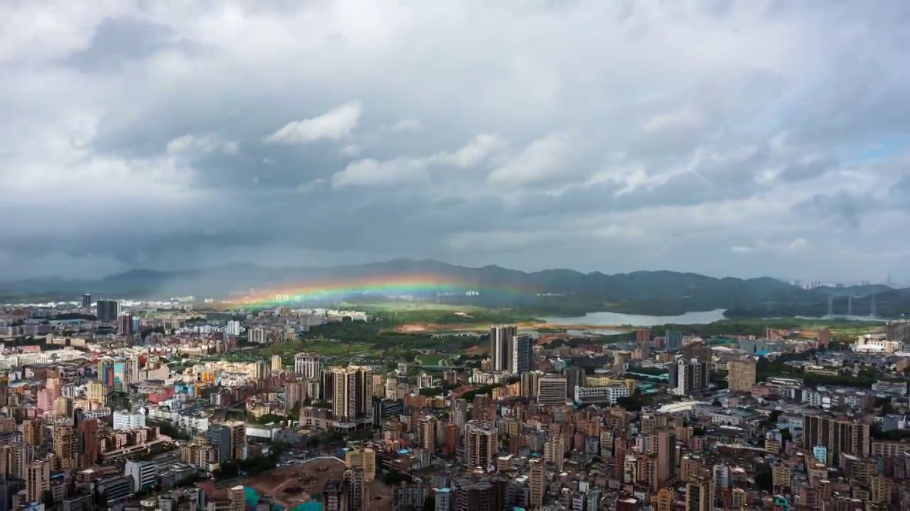深圳城中村的雨后彩虹视频下载
