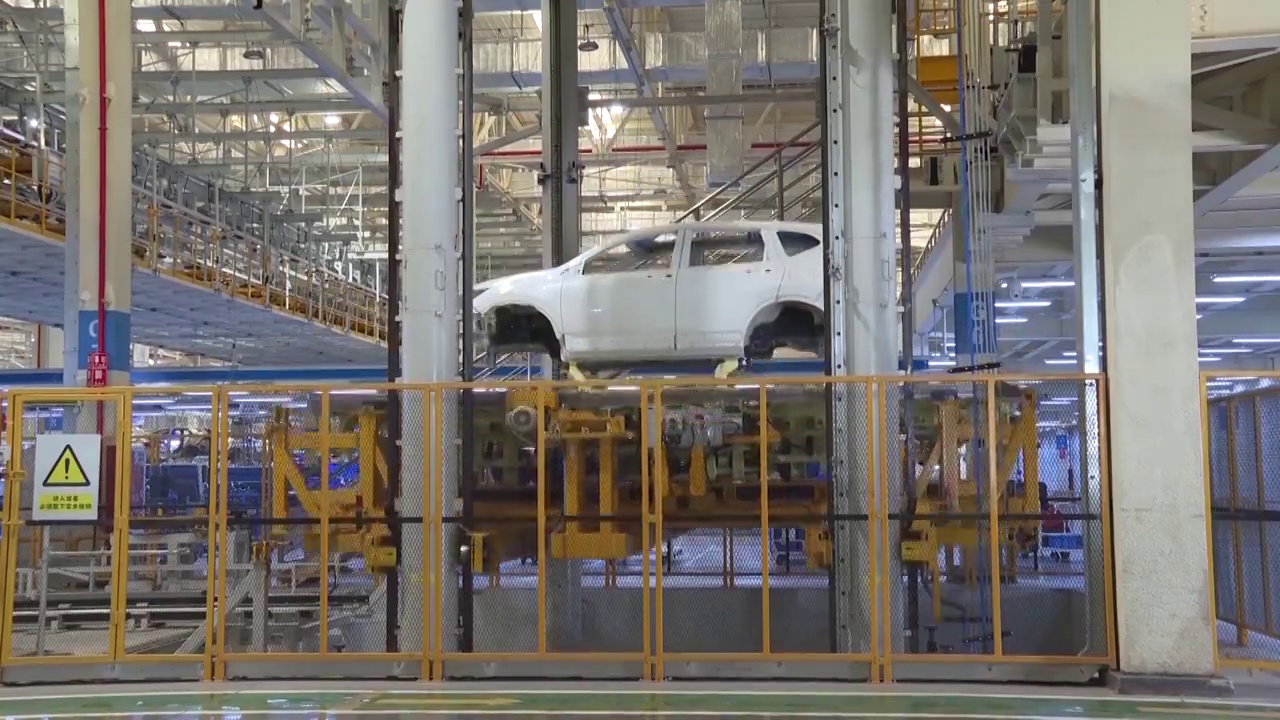 湖北省武汉市的汽车制造厂视频下载