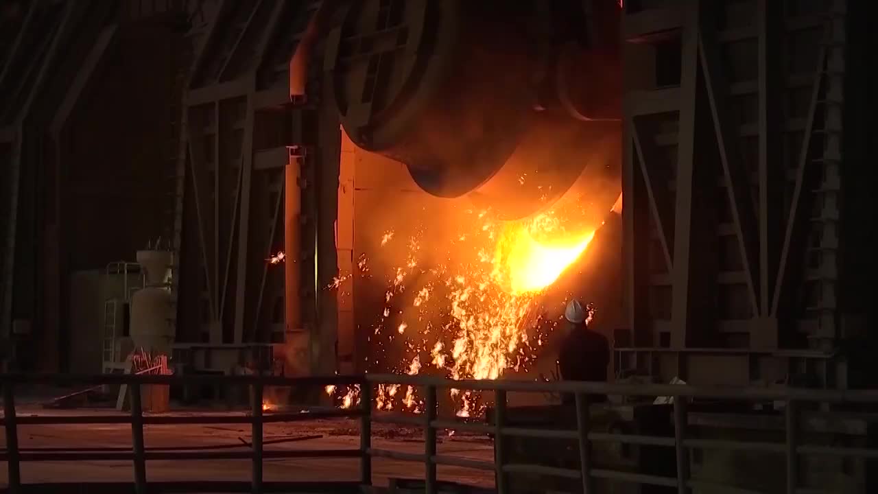 中国钢铁厂生产钢铁视频下载
