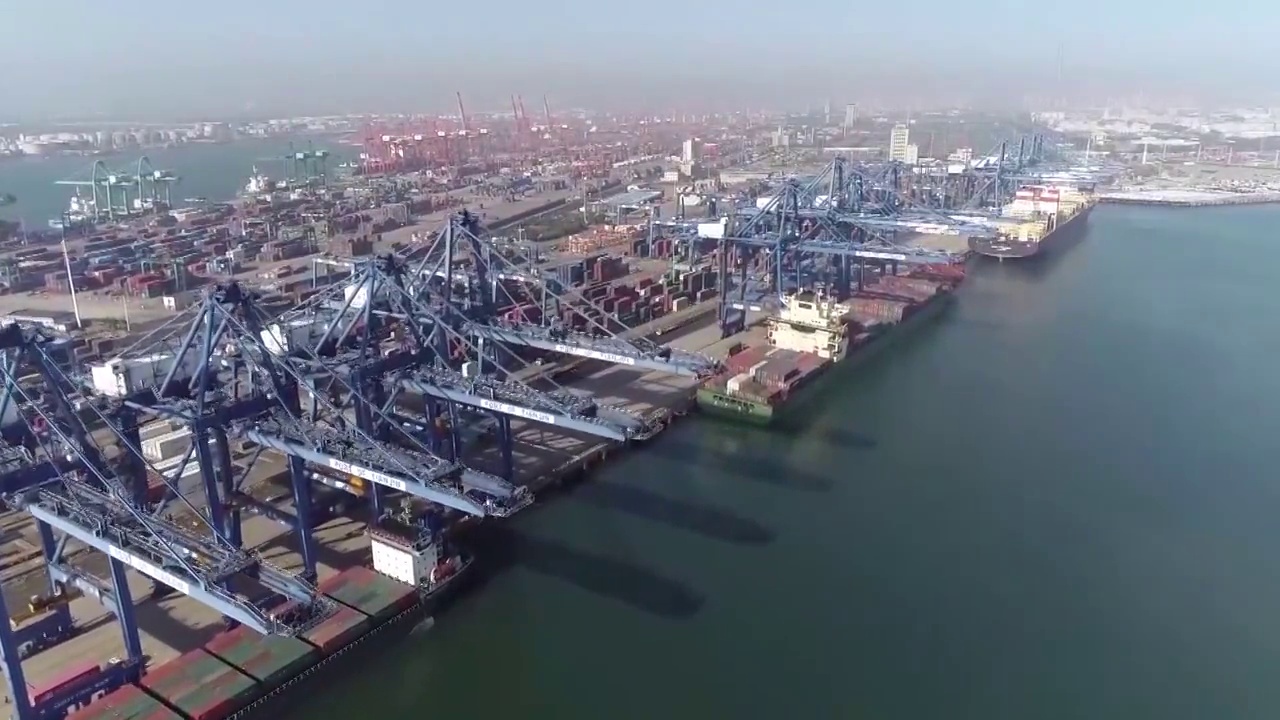 天津货运港口航拍视频素材