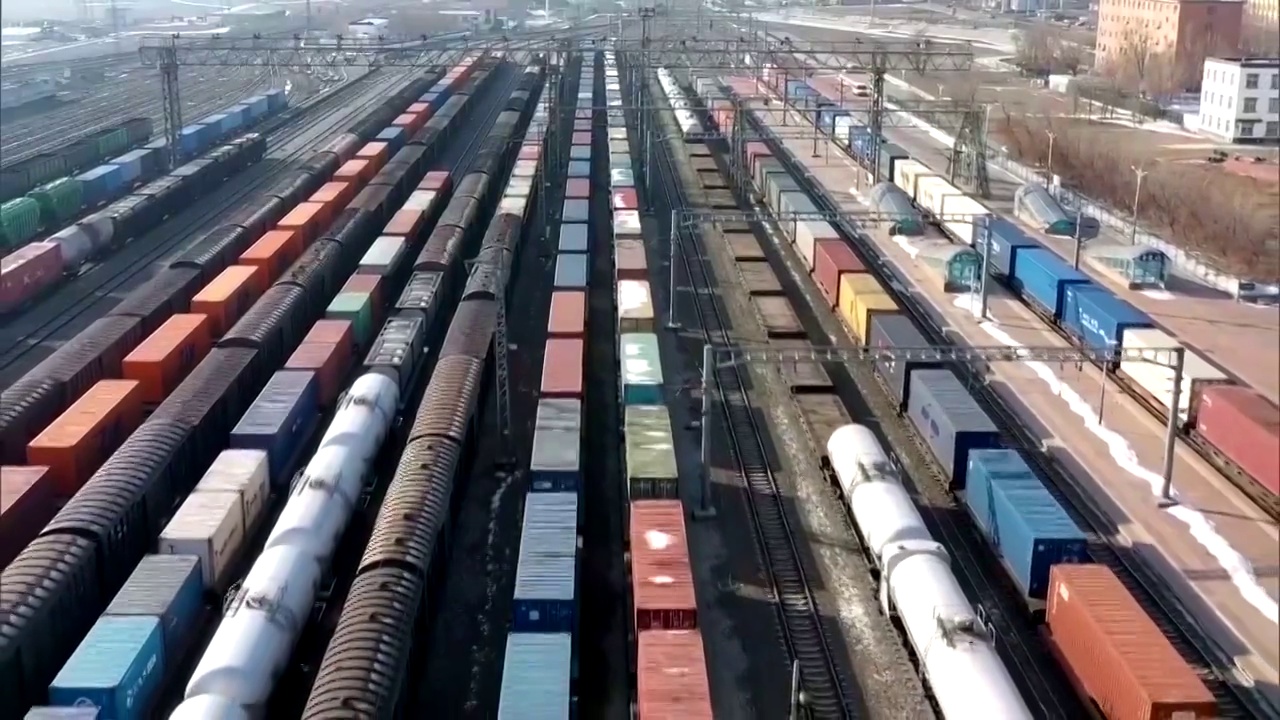 新疆城市景观、工厂、货运火车航拍视频素材