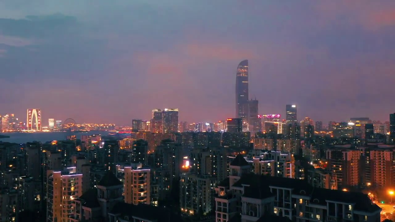 苏州金鸡湖烟花台风过后的夜景航拍延时视频素材