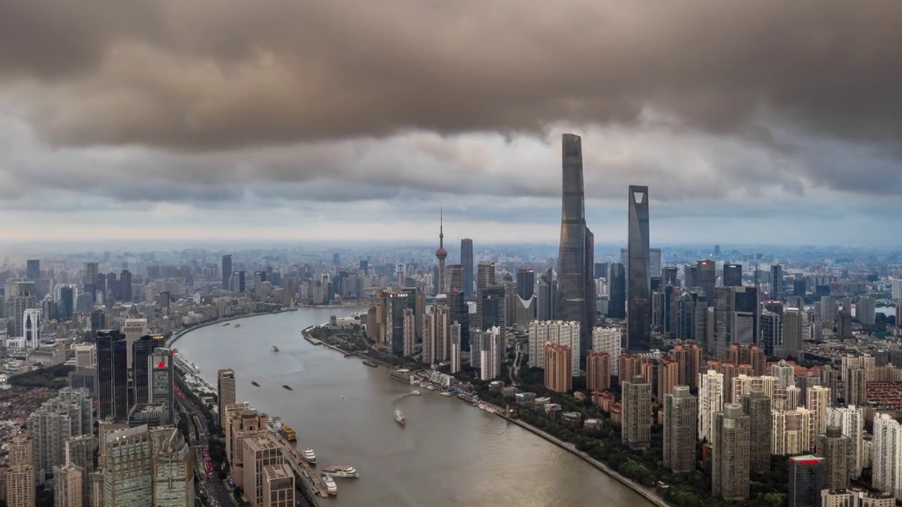 上海陆家嘴台风天航拍延时视频素材