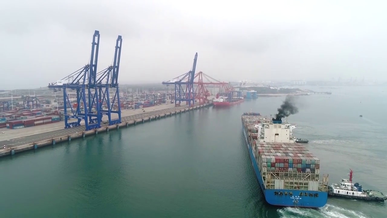 海南儋州市洋浦港口航拍视频素材