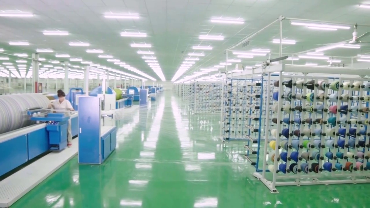 中国纱线工厂的各种纺纱生产线视频素材