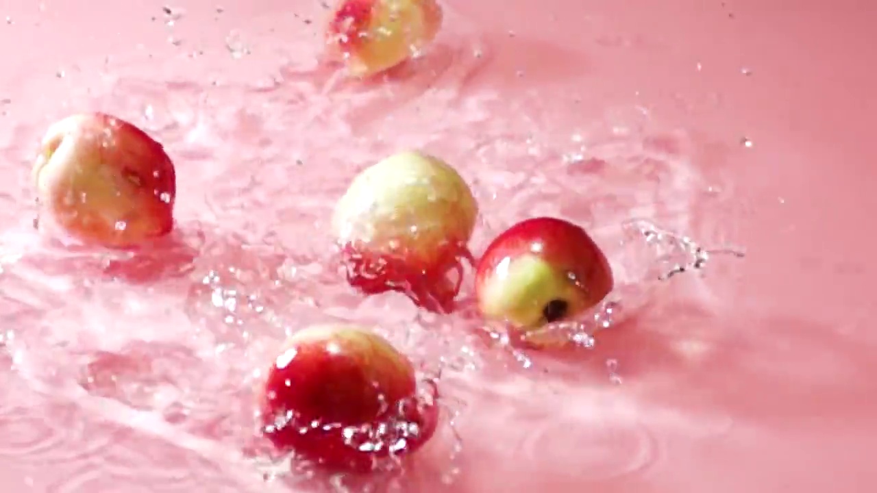 红桃 桃子 水蜜桃 桃子熟了 桃特写 毛桃 桃落水慢动作视频素材