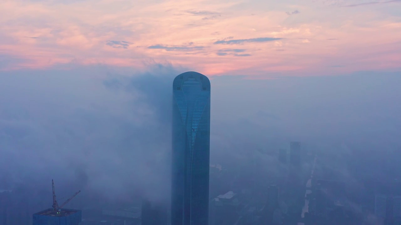台风过后苏州园区清晨薄雾下视频素材