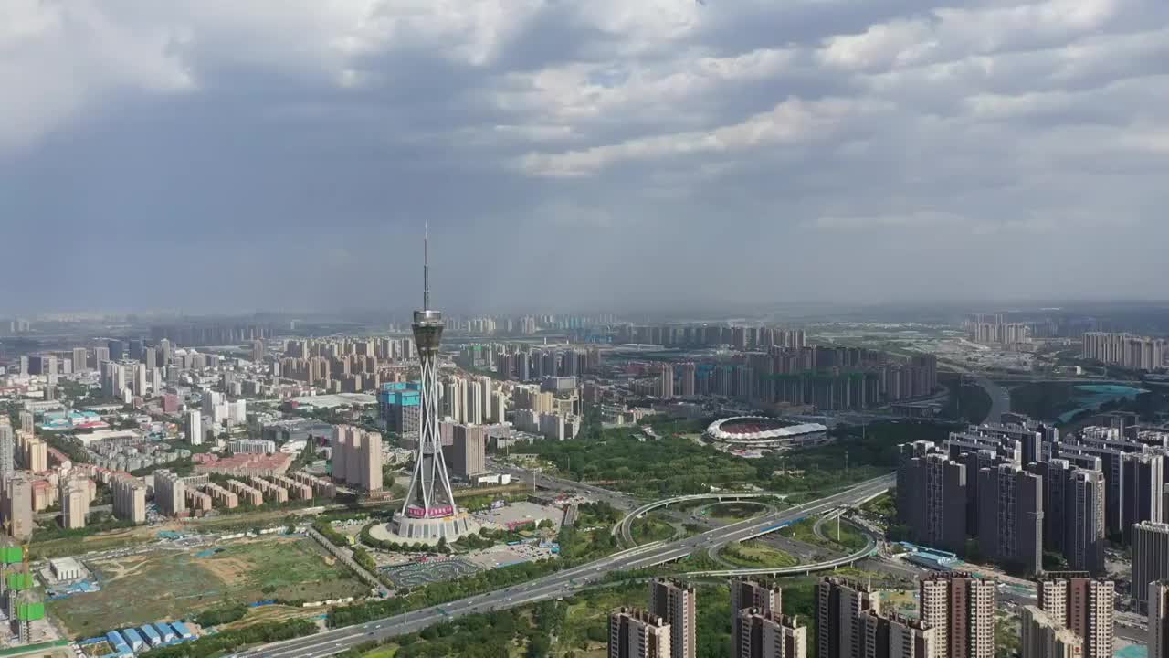 河南郑州地标建筑中原福塔夏季户外风光航拍视角视频素材