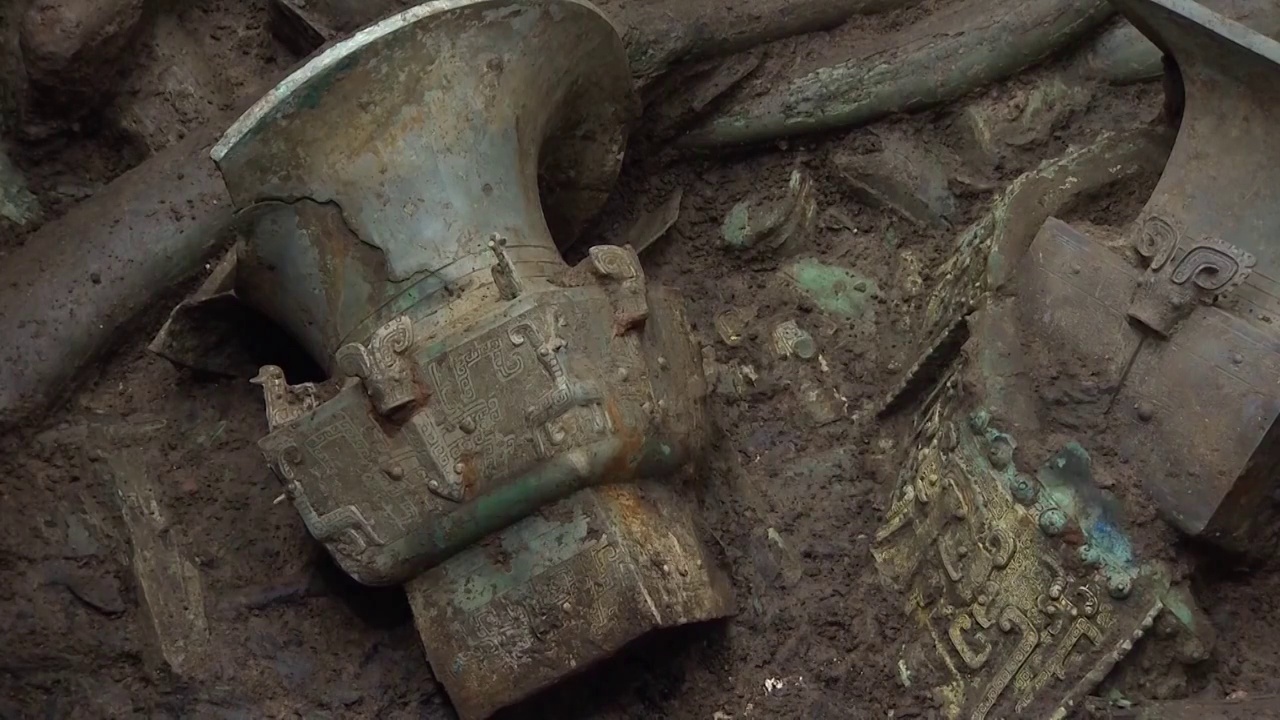 四川省广汉市的青铜器视频素材