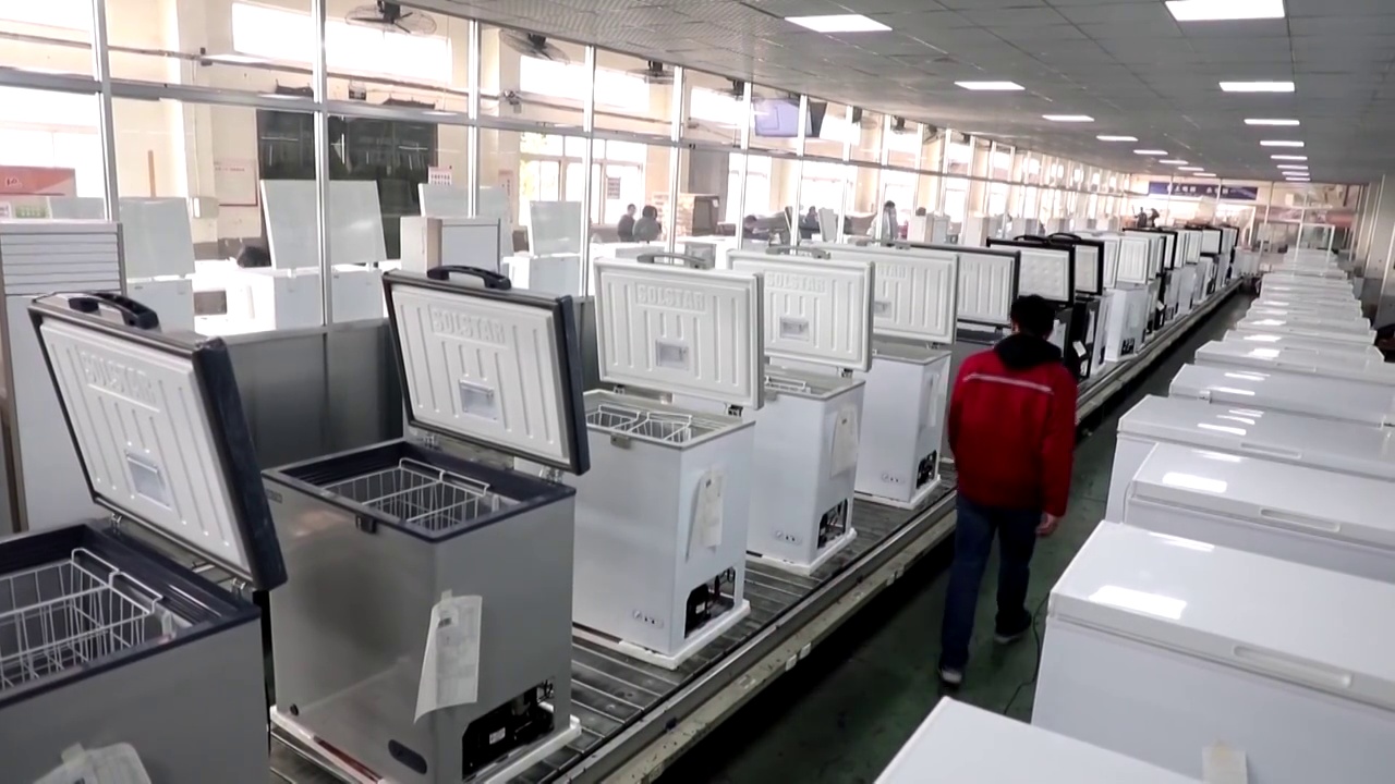 中国工厂内部生产线实拍视频素材