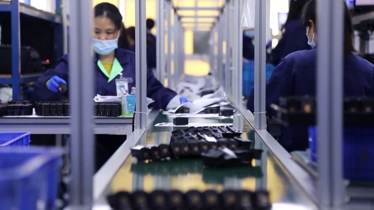 中国工厂内部生产线视频素材