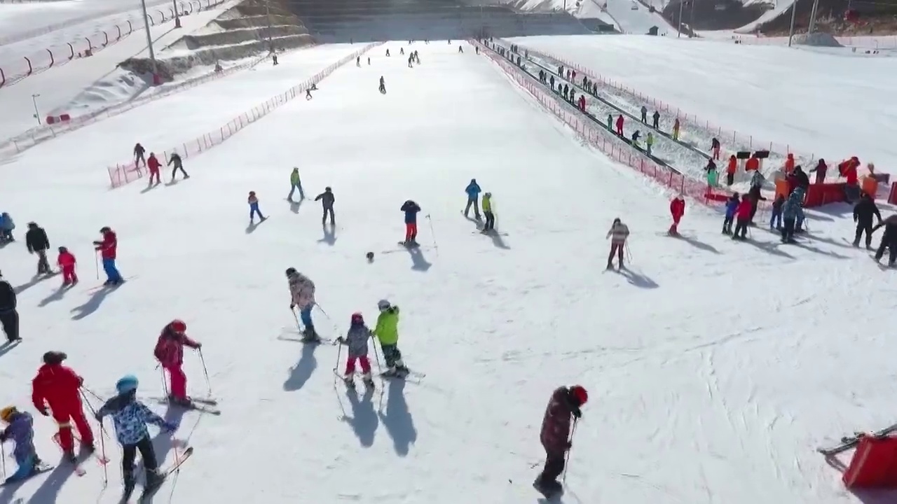 张家口崇礼国家跳台滑雪中心航拍视频素材
