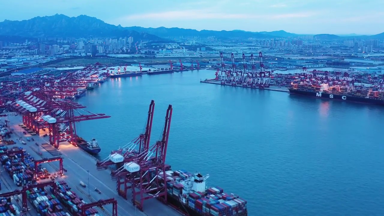 青岛商用码头夜景视频素材