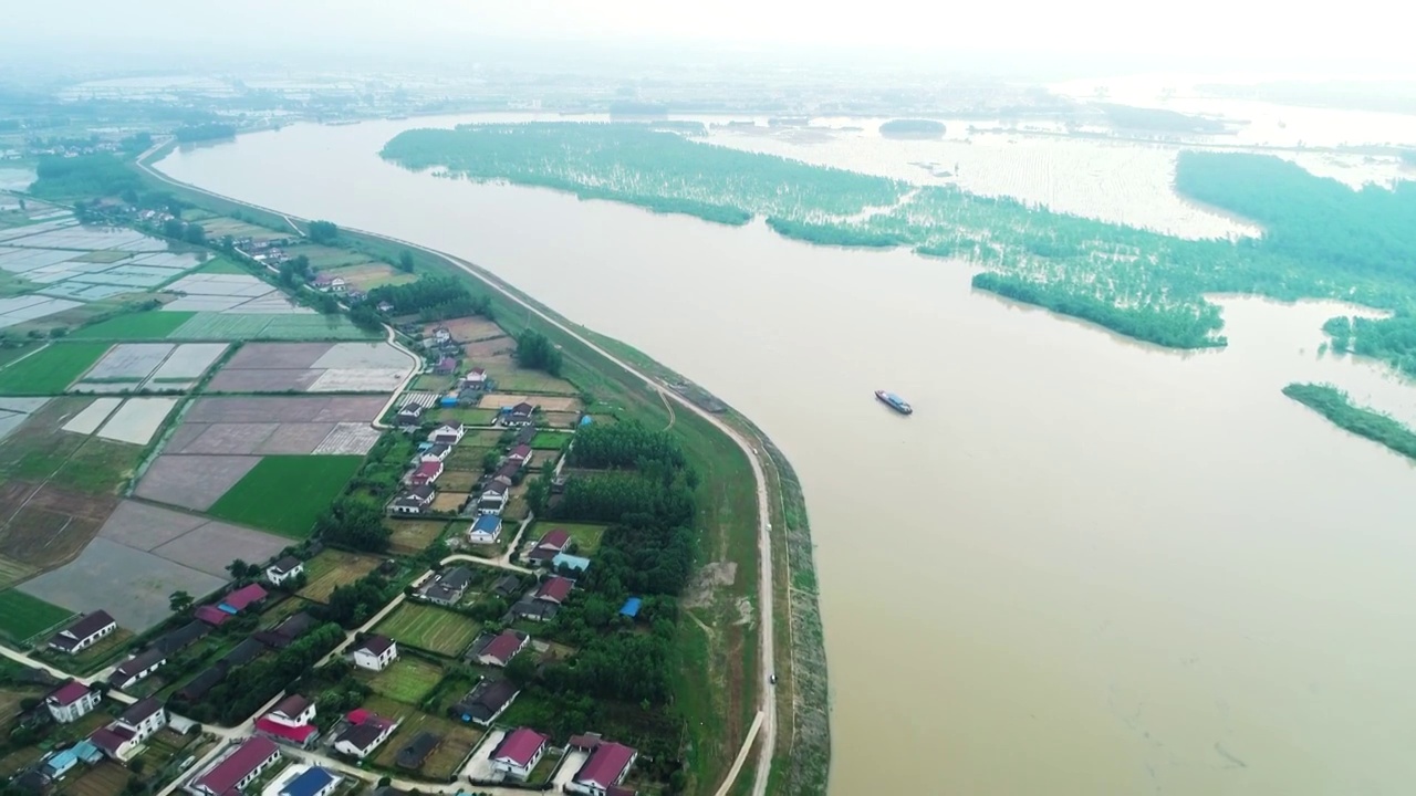 航拍长江洪峰过境洪水泛滥视频素材