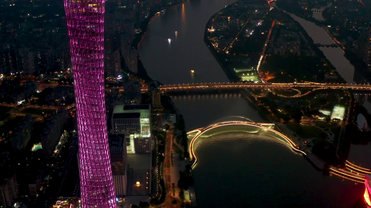 广州塔海心桥同框航拍慢摇视频素材