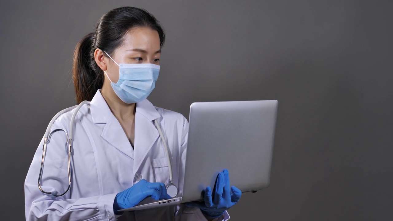 亚洲中国女性女士女医生医师互联网办公视频素材