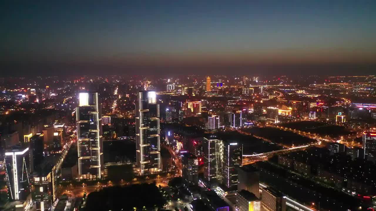 河南郑州城市风光与都市天际线夜景航拍视角视频素材