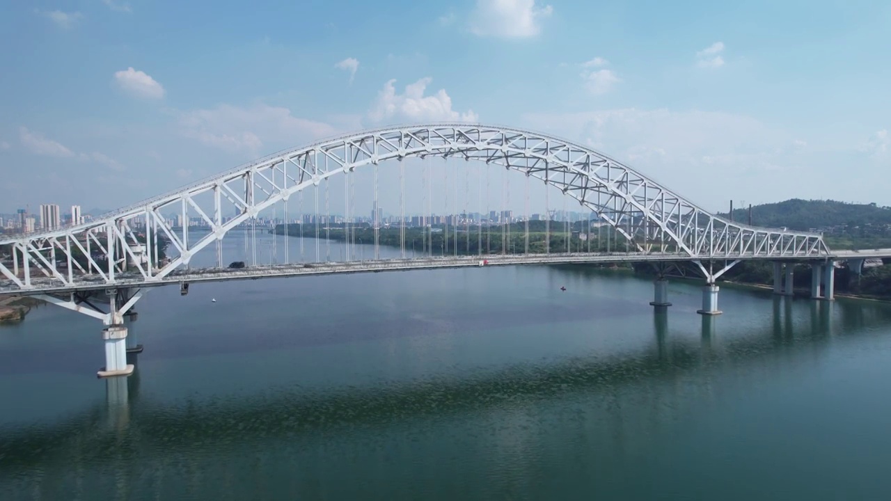 柳州大桥城市交通车流视频素材