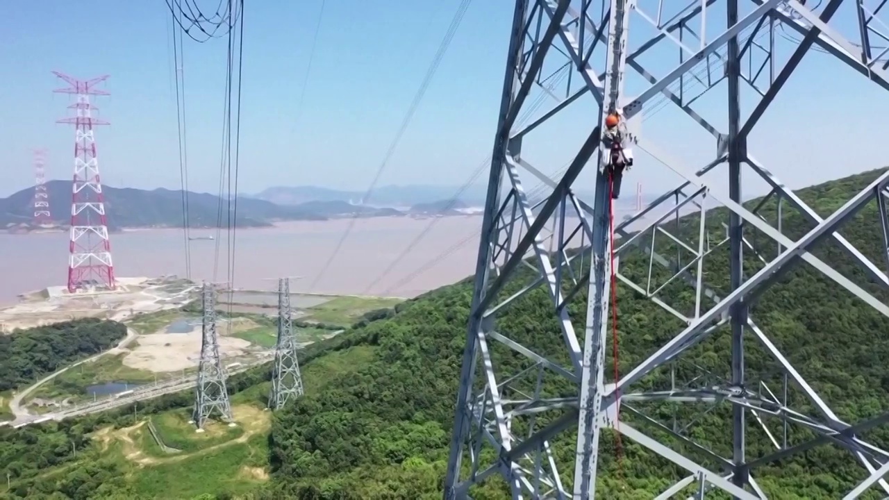 中国海上风力发电机清洁能源建设成果视频素材
