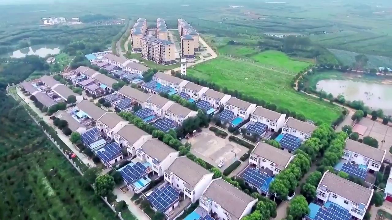 中国新能源基础设施建设成果太阳能电池板风轮机视频素材