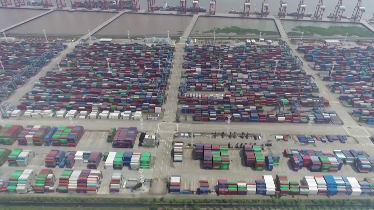中国浙江宁波舟山港商用港口货运码头广角航拍视频素材