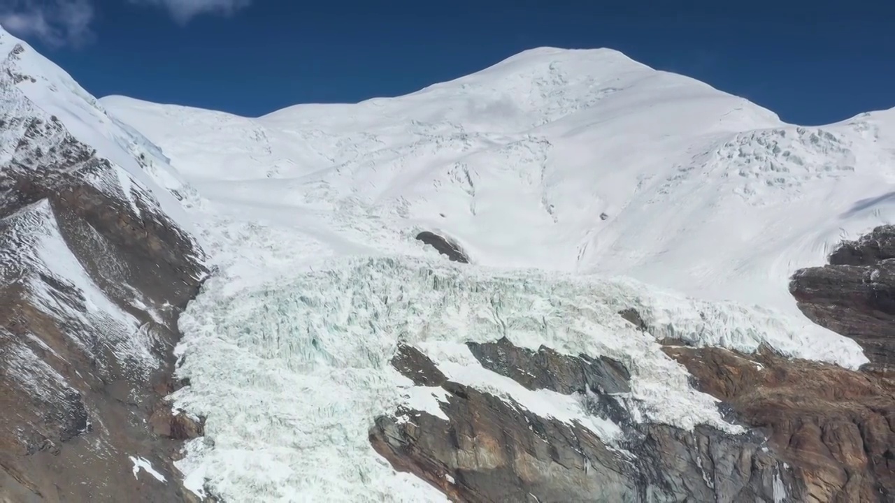 西藏日喀则康布冰川风光视频素材