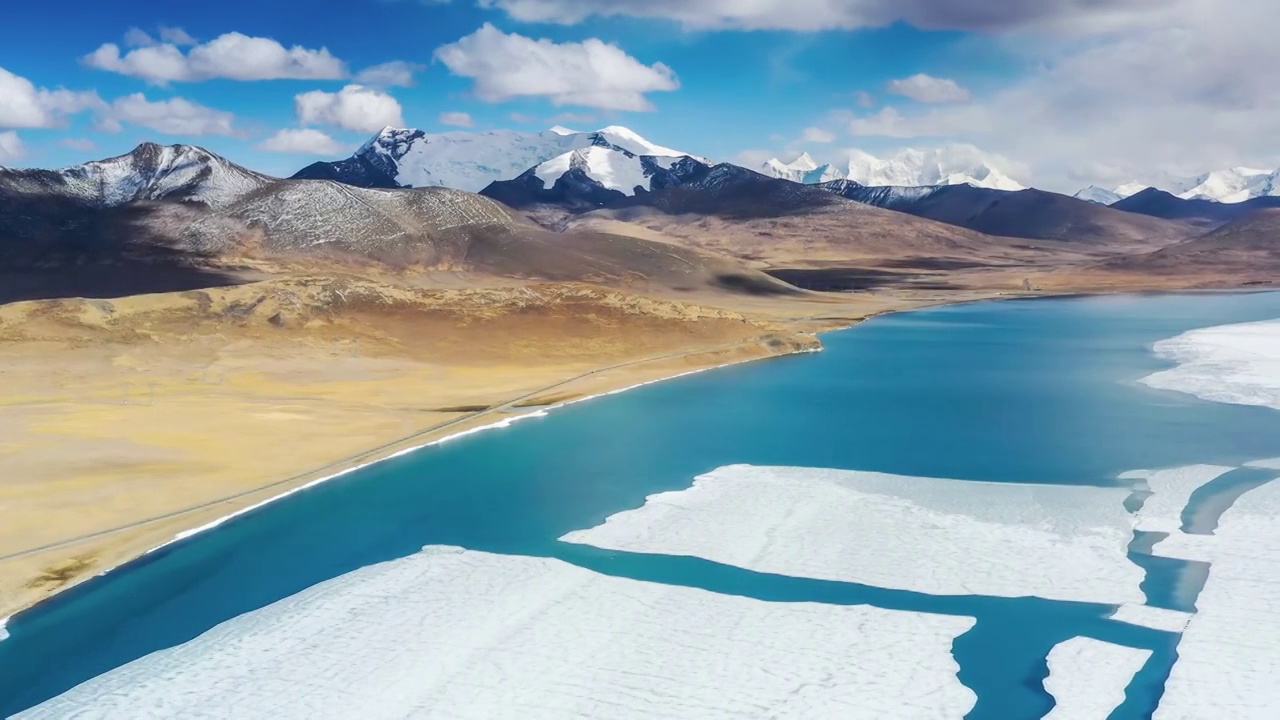 西藏山南普莫雍措风光视频素材