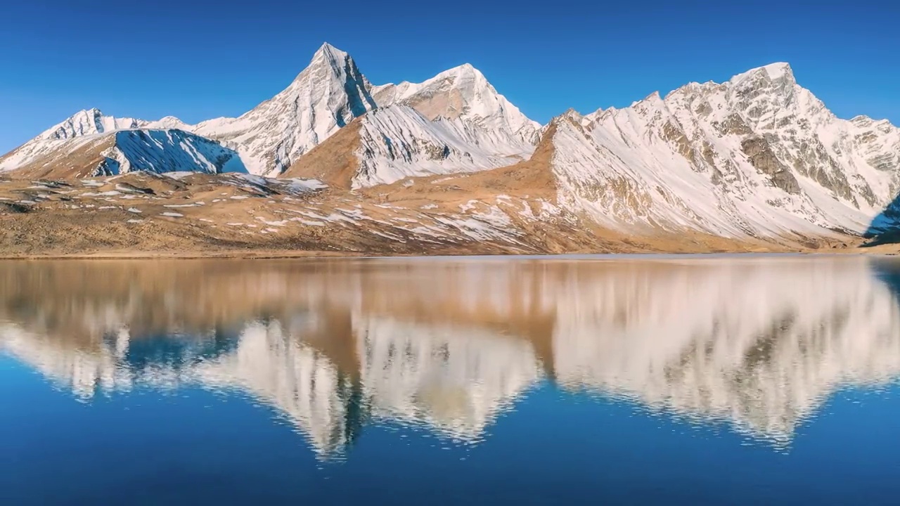 西藏日喀则阿玛直米雪山风光视频素材