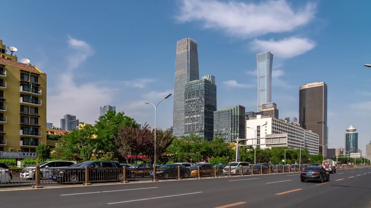 4K北京长安街交通沿线广角固定机位延时摄影视频素材